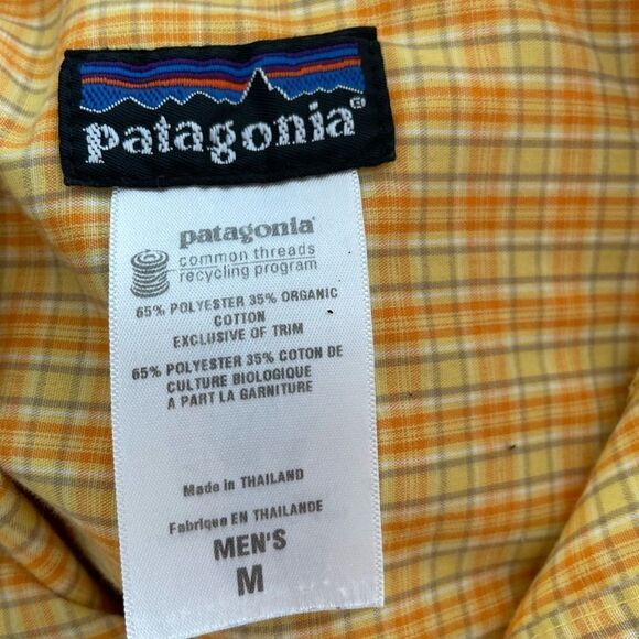 Patagonia short sleeved button front plaid shirt with two button front pockets - Picture 6 of 6